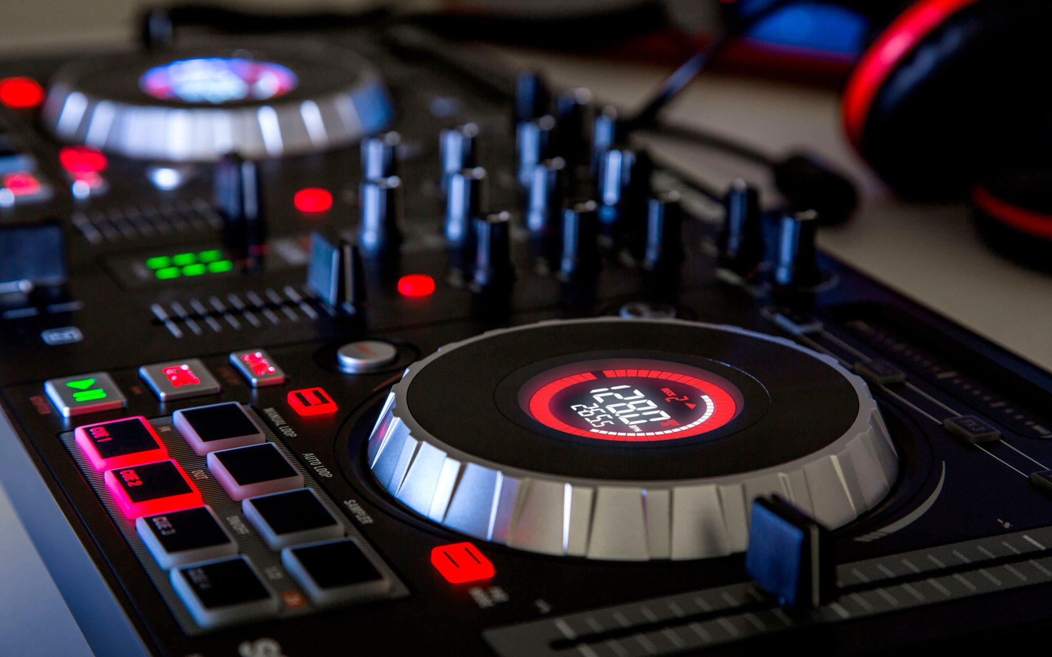 Mixtrack Platinum Controladora DJ Numark-